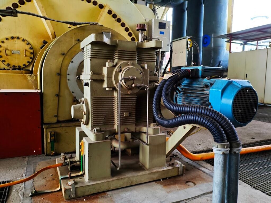 Turning Gear System in a Gas Turbine